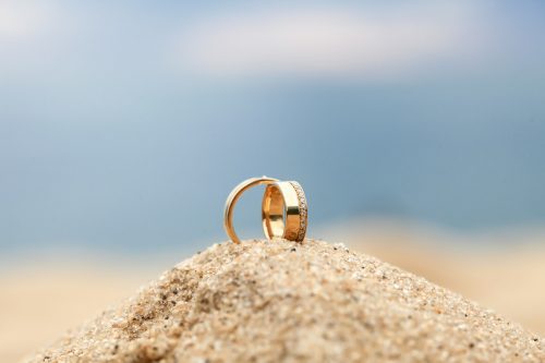 Jak zmierzyć rozmiar pierścionka w domu? Kilka błyskotliwych rozwiązań